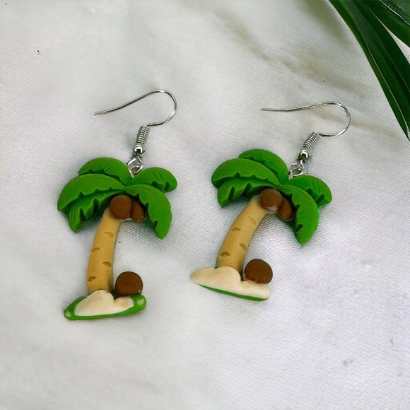 Palm Tree Dangle Earrings - Your Ticket to Tropical Bliss! 🌴 Summertime Fun! - Picture 4 of 5